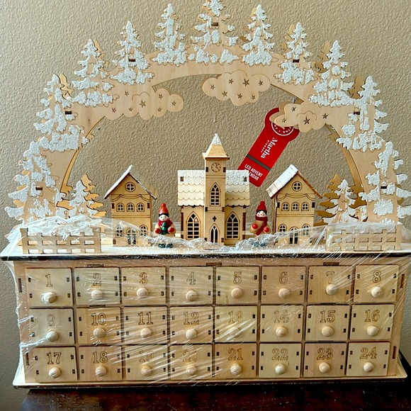 CHRISTMAS Martha Stewart WOOD Led ADVENT CALENDAR - Picture 1 of 3